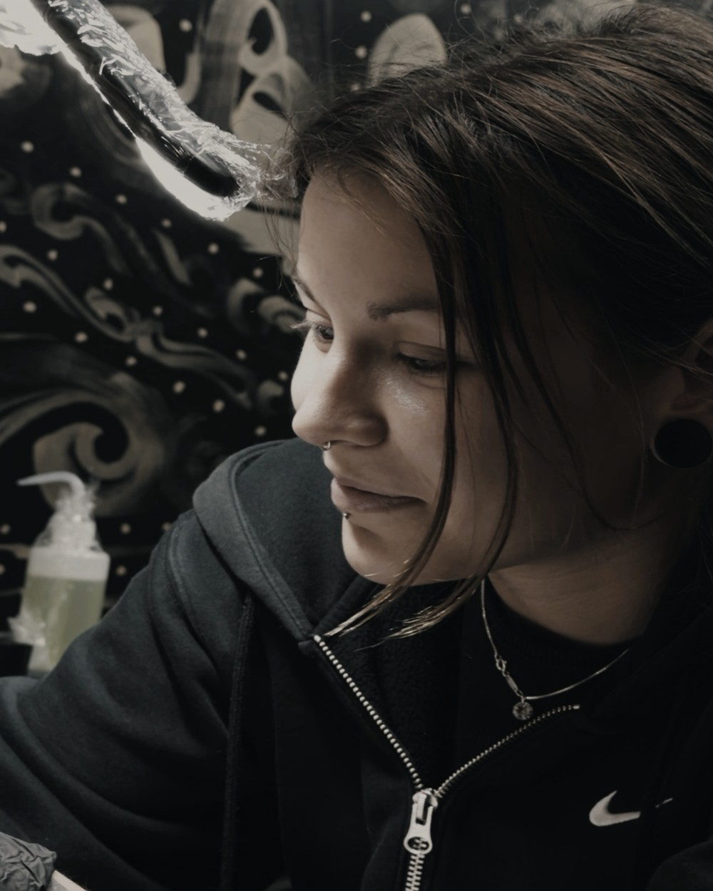 Porträt von MEL INK BITUM, Tätowierer bei Spiritual Outlaw